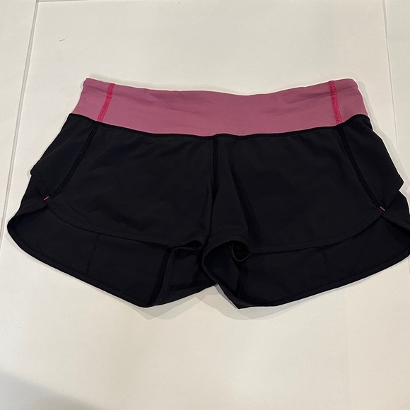 Lululemon Speed Up Shorts, Size 6 - Picture 1 of 4